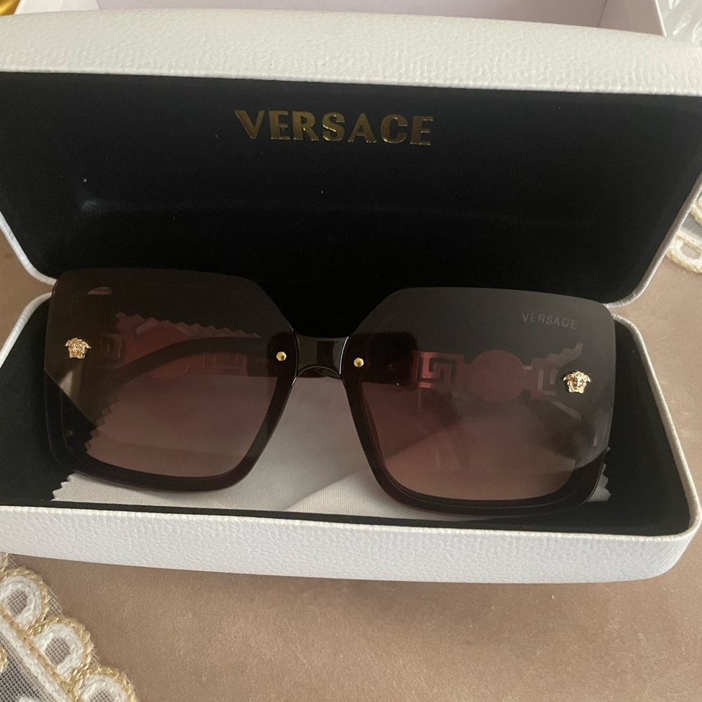 Sunglass